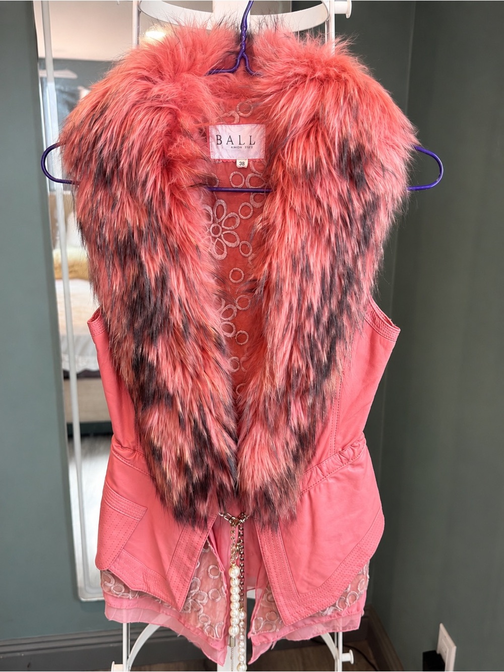 Vingage pink fox fur & sheepskin leather vest